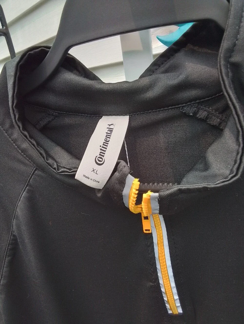 Men's Black Long-Sleeve Light Weight Jacket Top with Yellow Zip